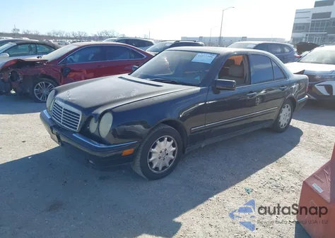 1999 Mercedes-Benz E 320 z USA, uszkodzony, nr VIN WDBJF65H3XA769955